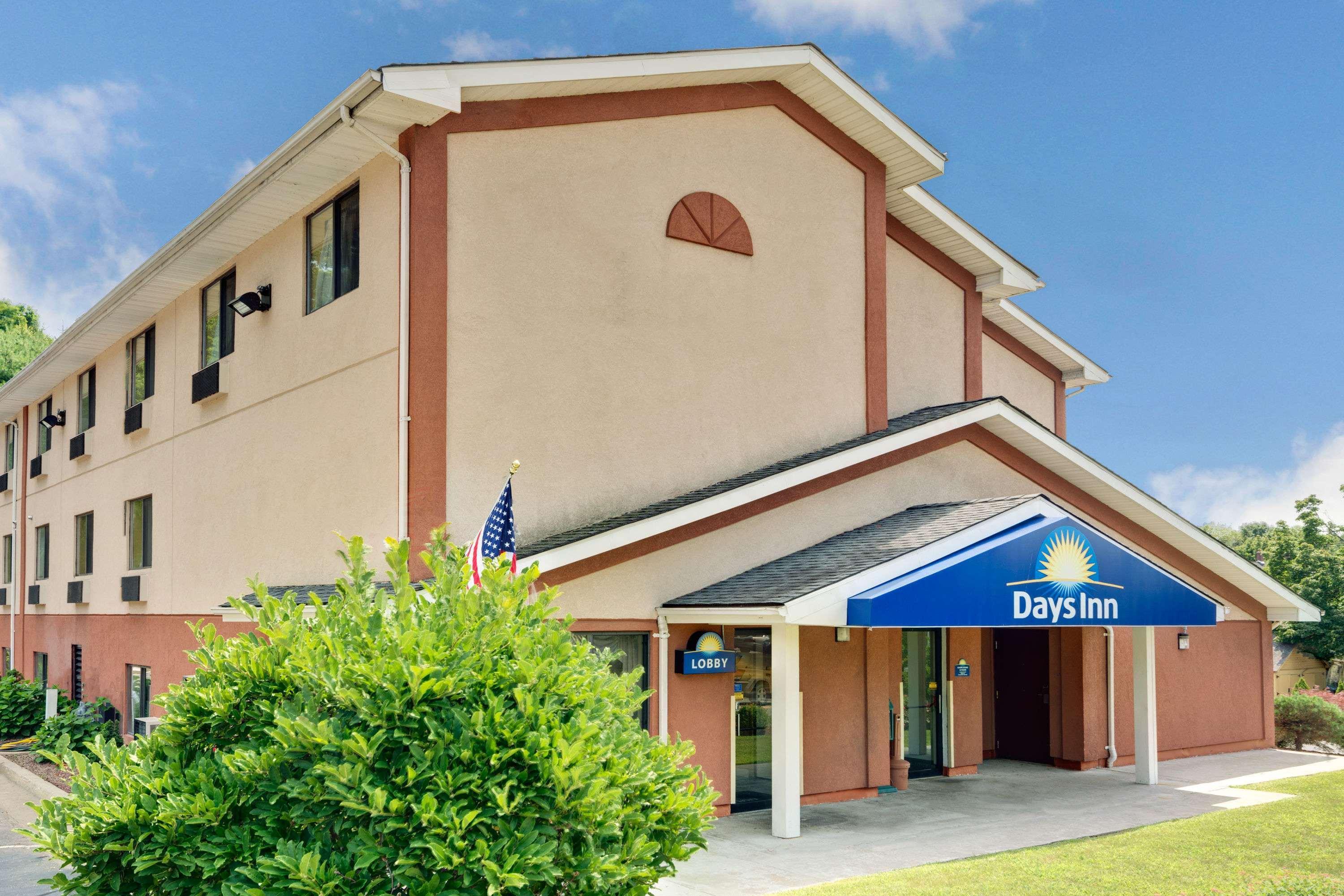 Days Inn By Wyndham Torrington Kültér fotó