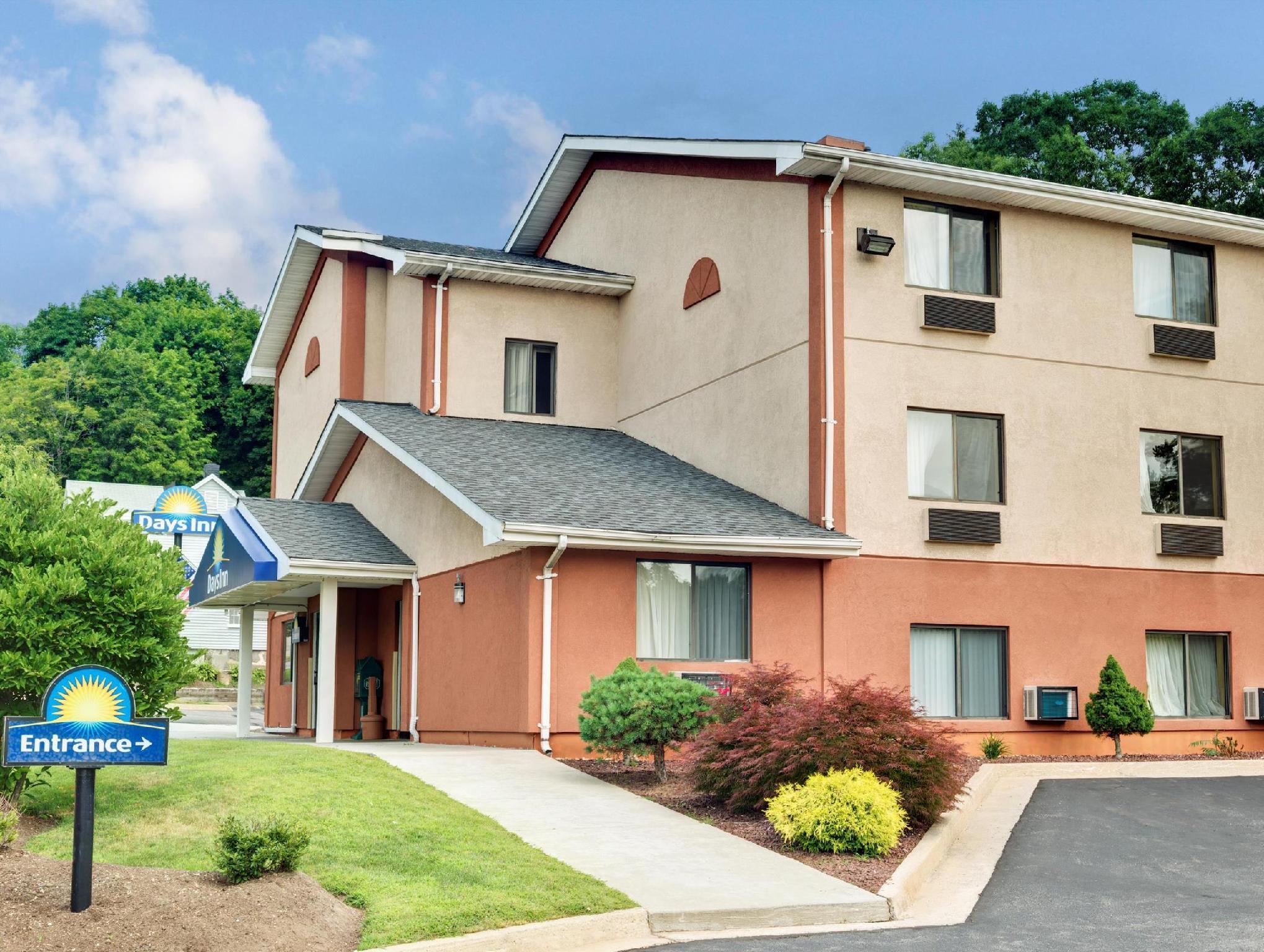 Days Inn By Wyndham Torrington Kültér fotó